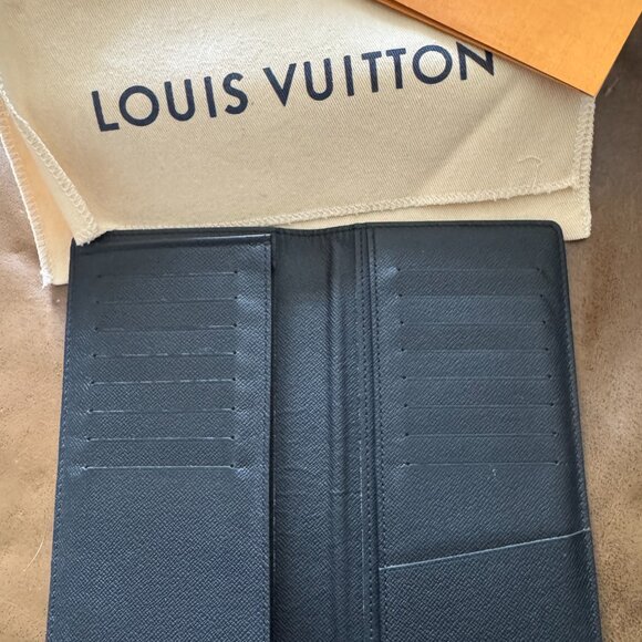 Louis Vuitton Graphite Wallet - Picture 2 of 4